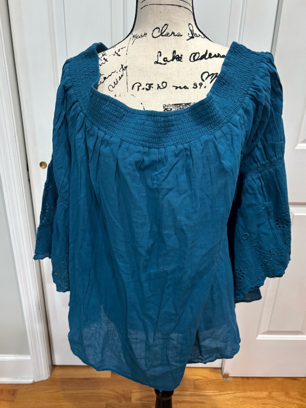 Lane Bryant Blue off-the-shoulder Peasant Blouse with Eyelet Sleeves - 26/28 NWT